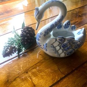 Pereiras Vintage Blue/White Portuguese Pottery Swan